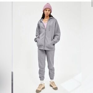 Artizia Cozy Fleece Boyfriend Zip Hoodie Sweatshirt in Heather Dover Grey